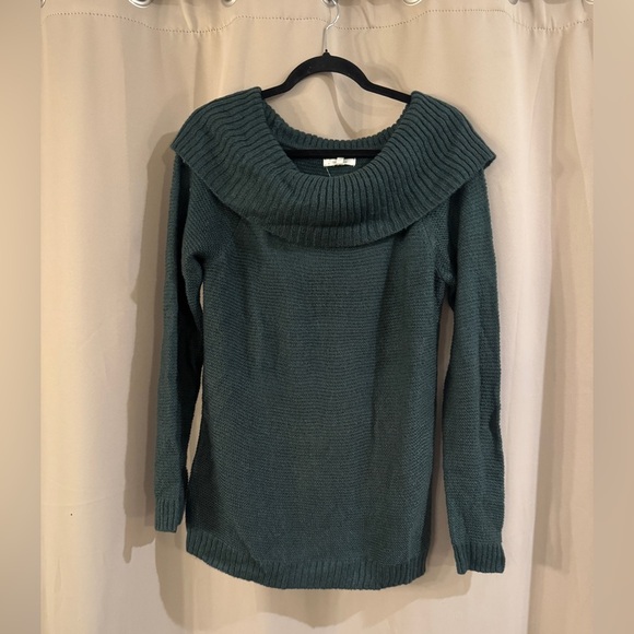NWT Maurice’s  Green Women's Sweater - Picture 1 of 6